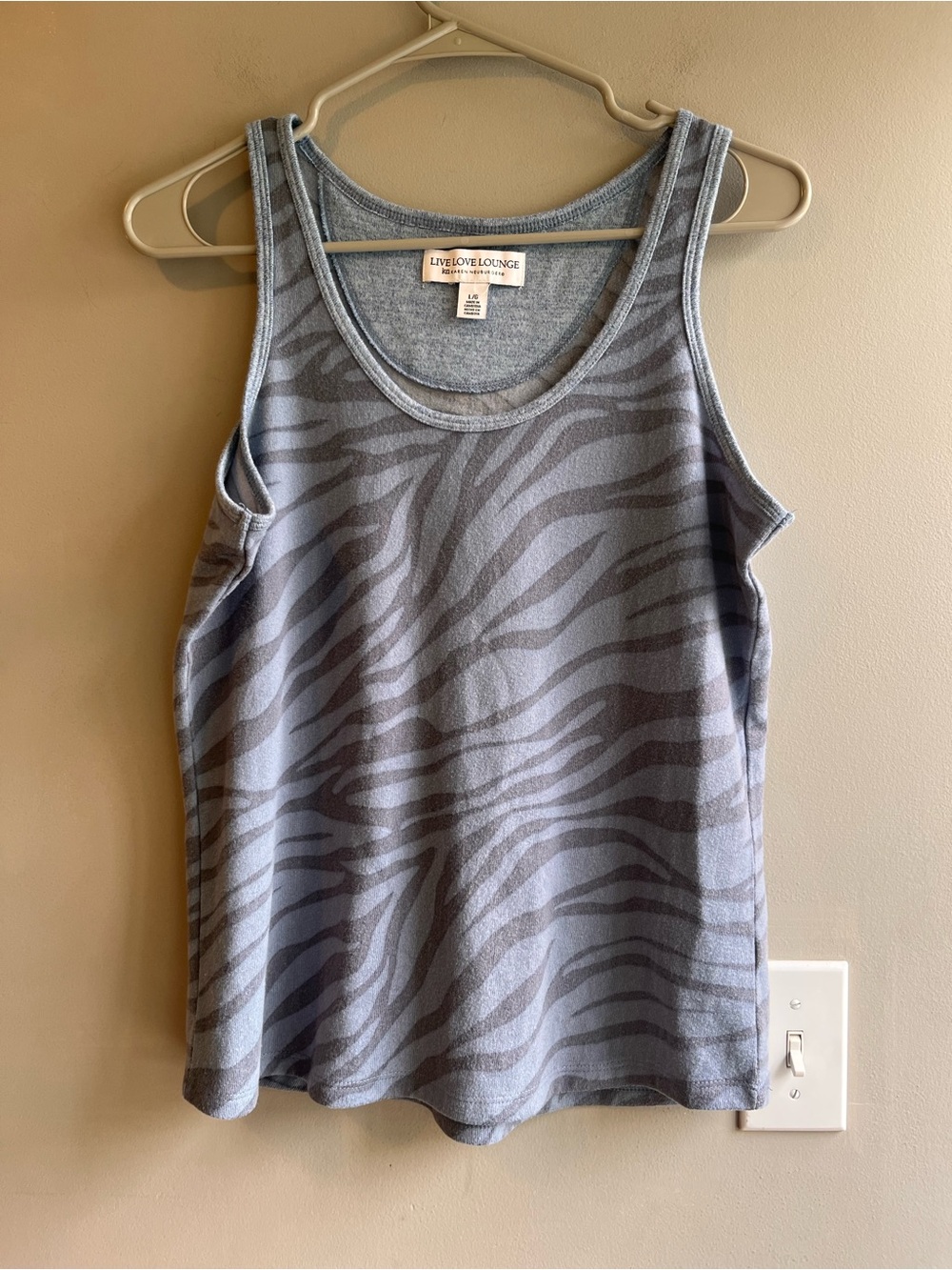 Live Love Lounge Karen Neuburger Women's Gray Zebra-Print Tank Top Large